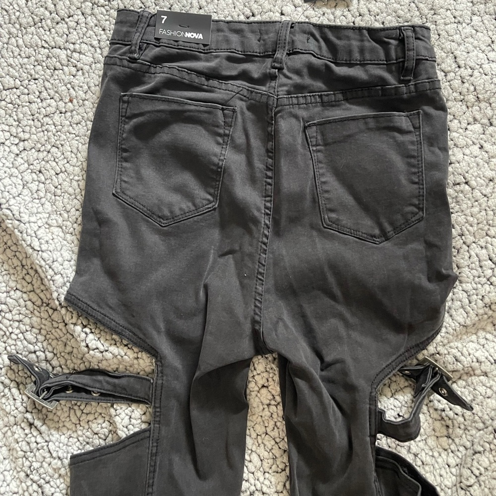 Fashionova cute jeans, very stretchy, hugs your curves